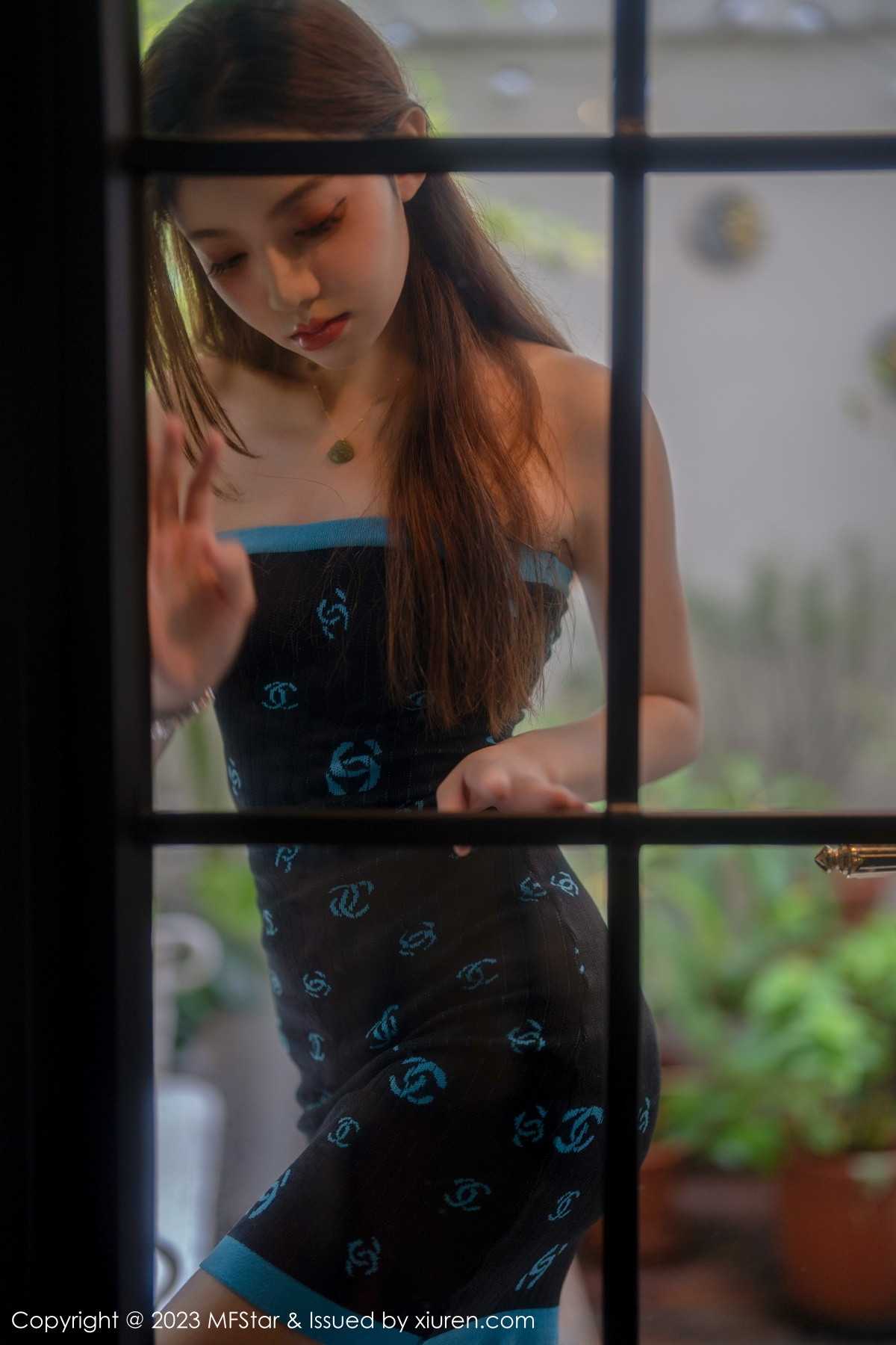 [MFStar]高清写真图 2023.02.14 VOL.586 加朵babe 新人美腿