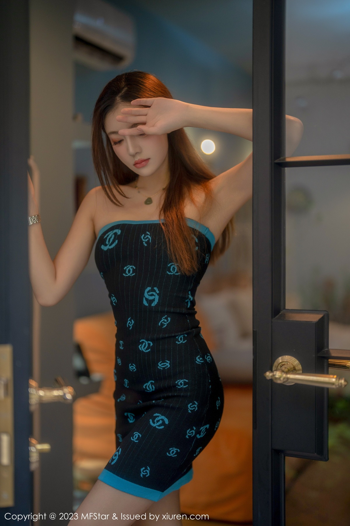[MFStar]高清写真图 2023.02.14 VOL.586 加朵babe 新人美腿