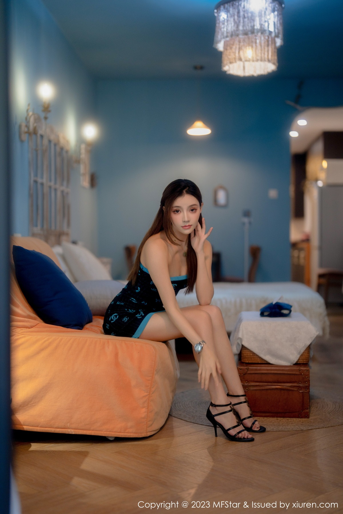 [MFStar]高清写真图 2023.02.14 VOL.586 加朵babe 新人美腿