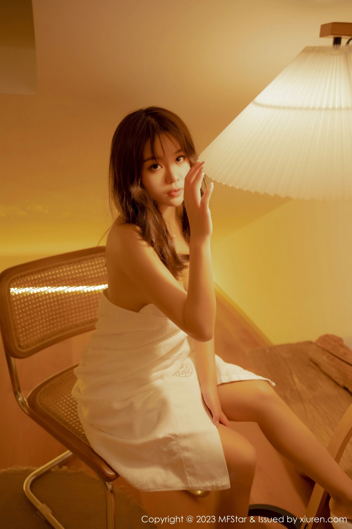 [MFStar]高清写真图 2023.02.28 VOL.590 小樱花baby 清纯美腿