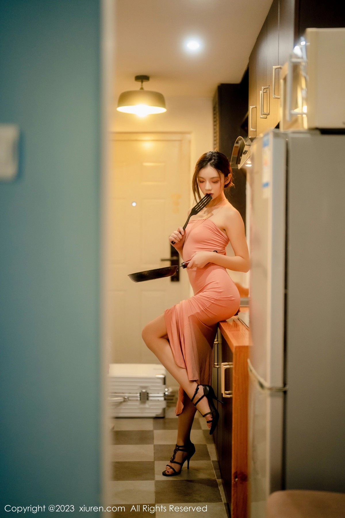 [XiuRen]高清写真图 2023.03.20 No.6437 加朵babe 美腿丝袜