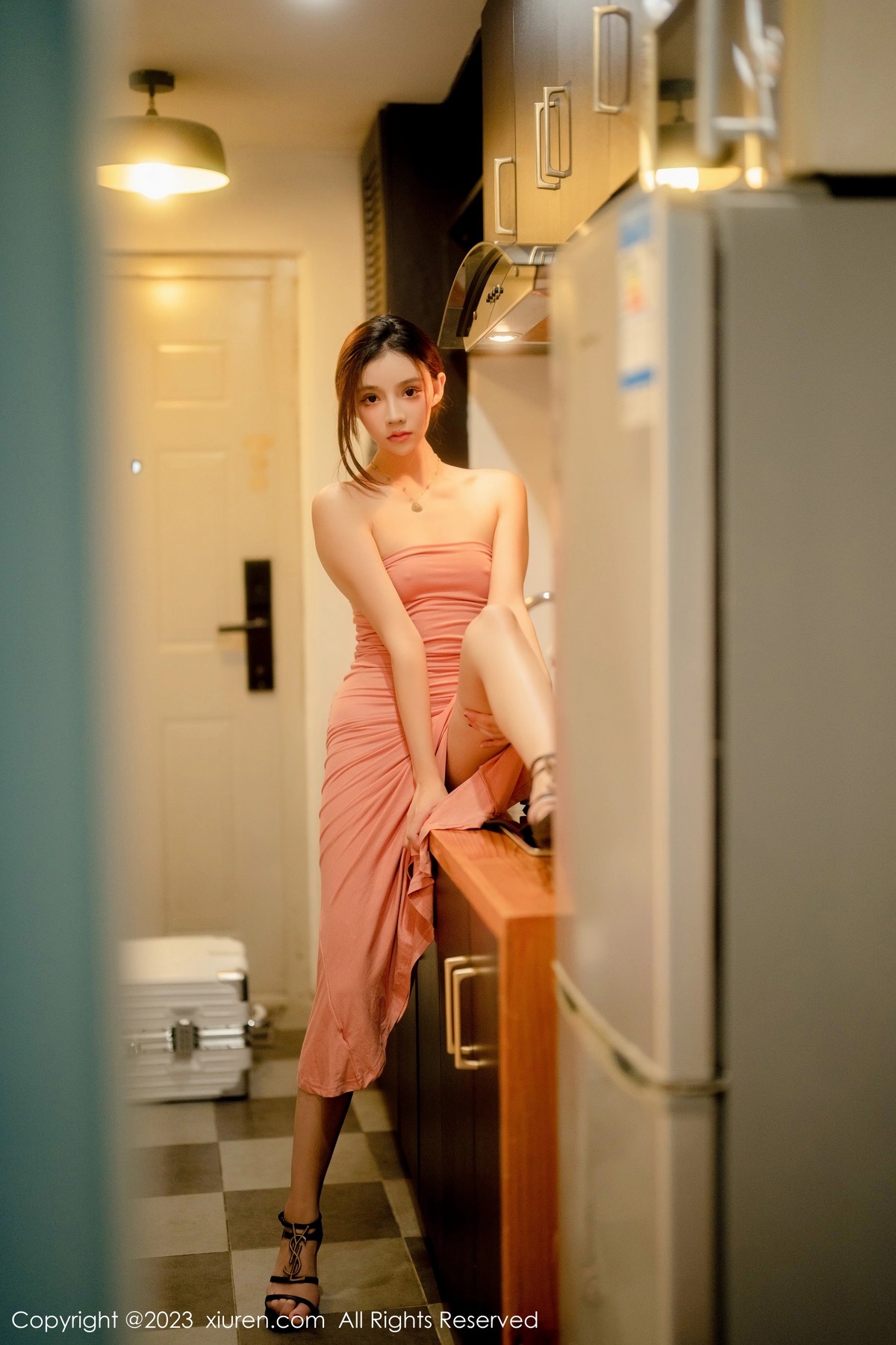[XiuRen]高清写真图 2023.03.20 No.6437 加朵babe 美腿丝袜