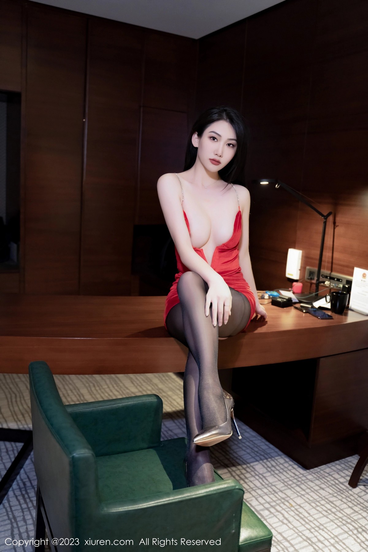 [XiuRen]高清写真图 2023.04.06 No.6526 李佳芮Cherie 黑丝美腿