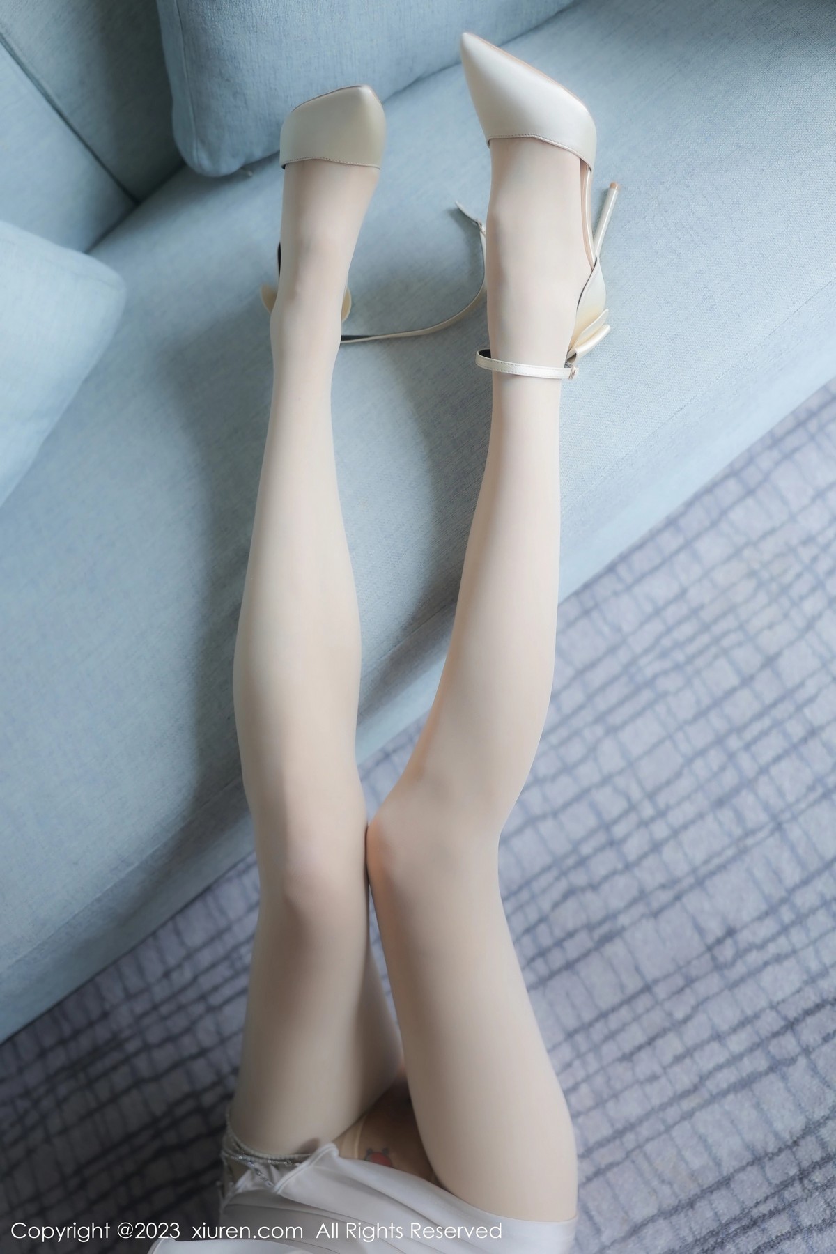 [XiuRen]高清写真图 2023.04.12 No.6560 米亚Mia 丝袜美腿
