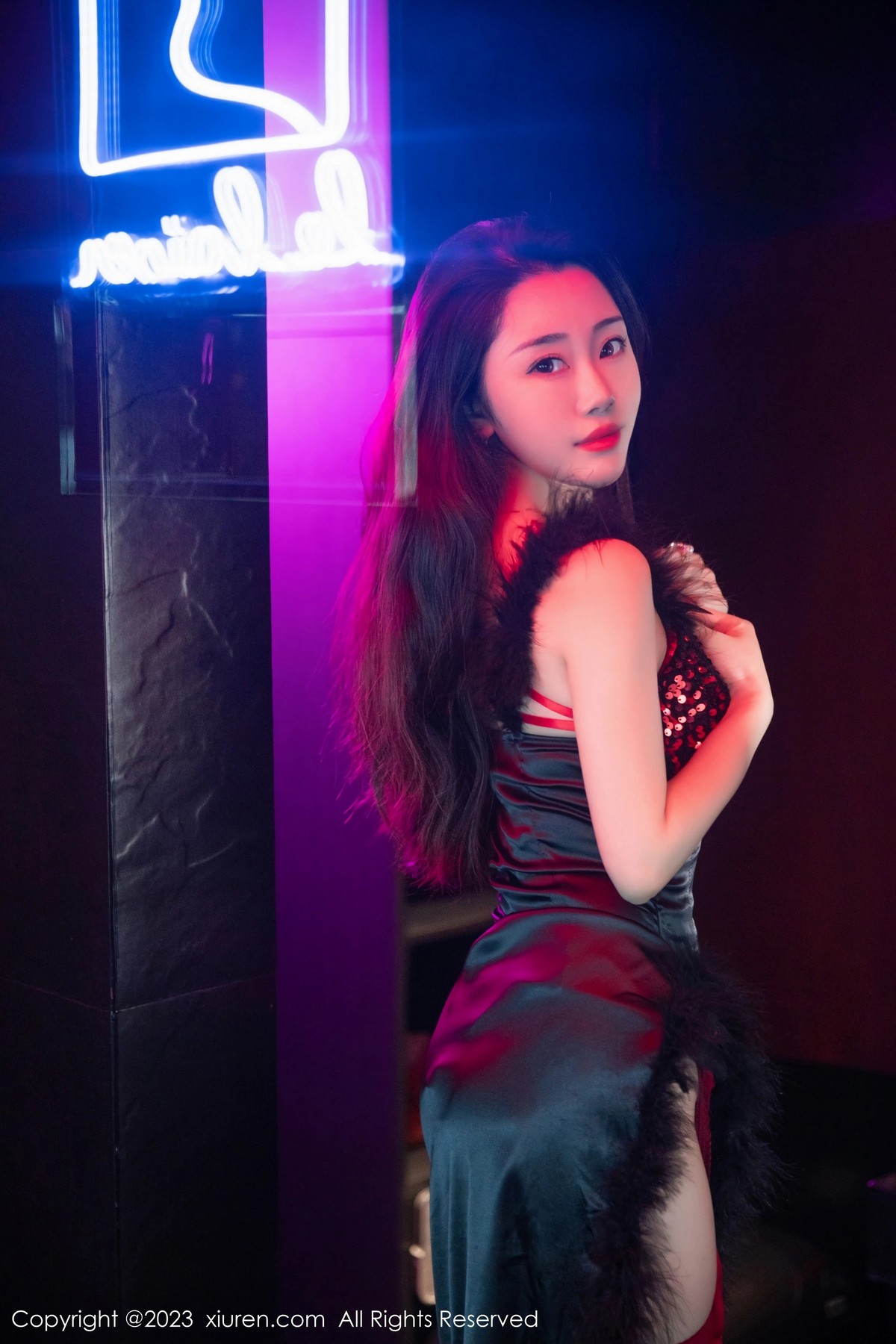 [XiuRen]高清写真图 2023.04.18 No.6587 严利娅Yuliya 丝袜美腿