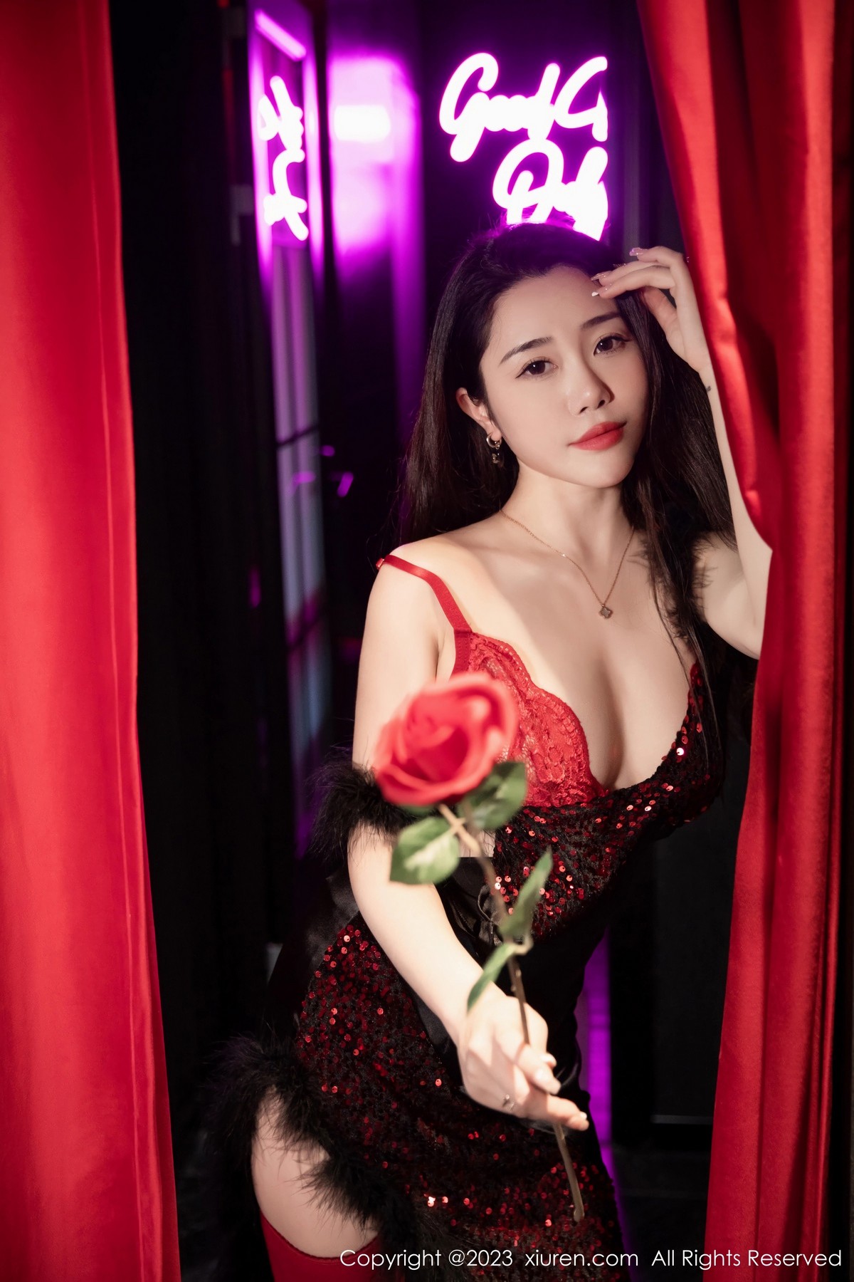 [XiuRen]高清写真图 2023.04.18 No.6587 严利娅Yuliya 丝袜美腿