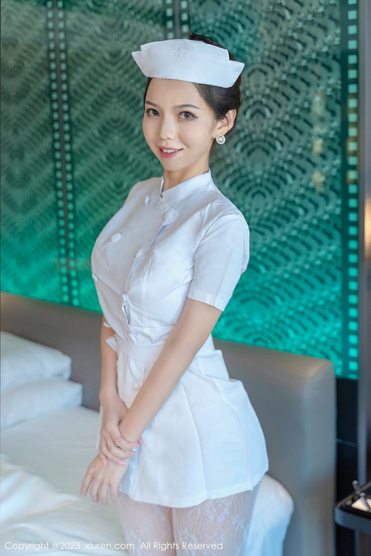 [XiuRen]高清写真图 2023.04.23 No.6618 大美妞儿 黑丝美臀