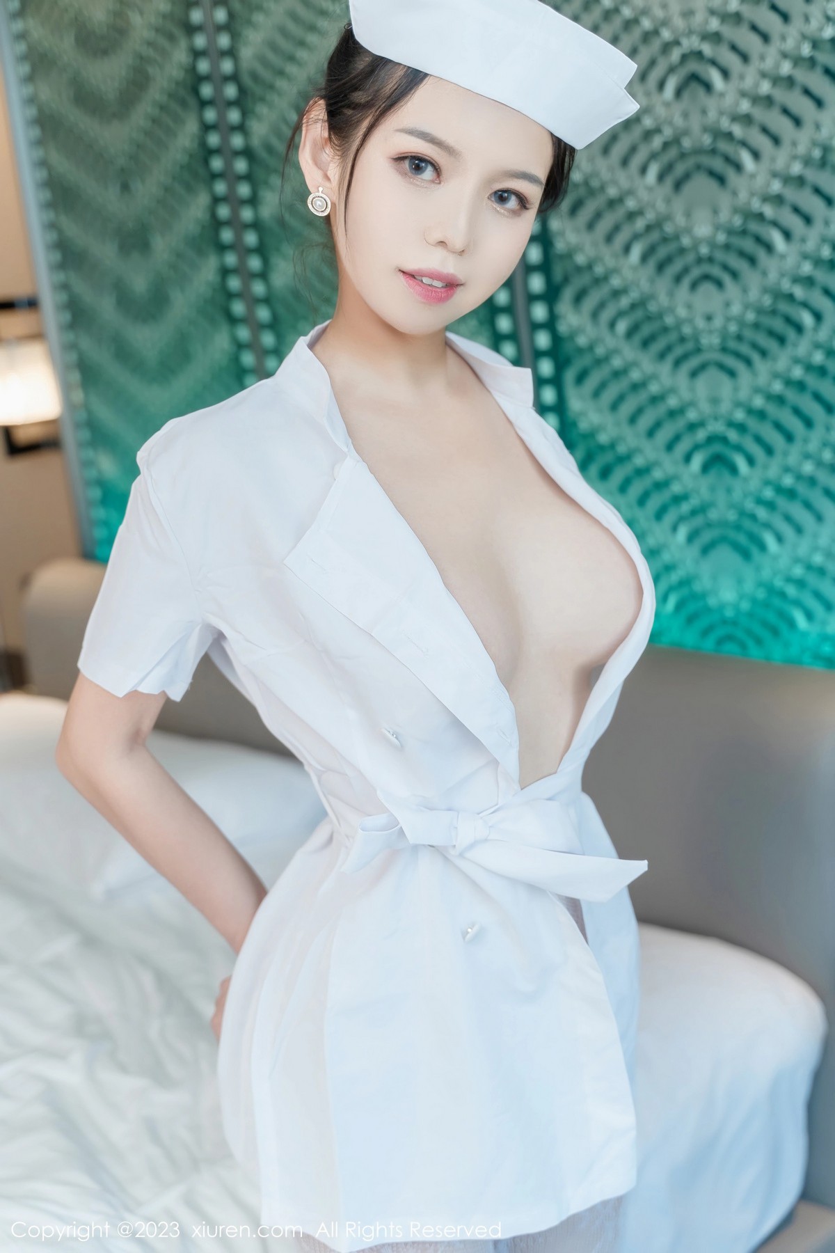 [XiuRen]高清写真图 2023.04.23 No.6618 大美妞儿 黑丝美臀