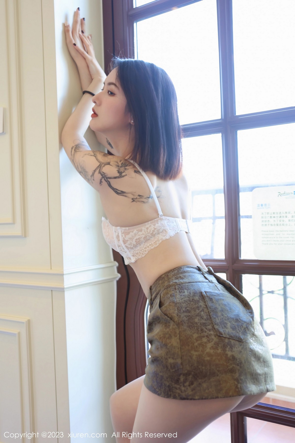 [XiuRen]高清写真图 2023.04.28 No.6661 乔一一 短裙美腿