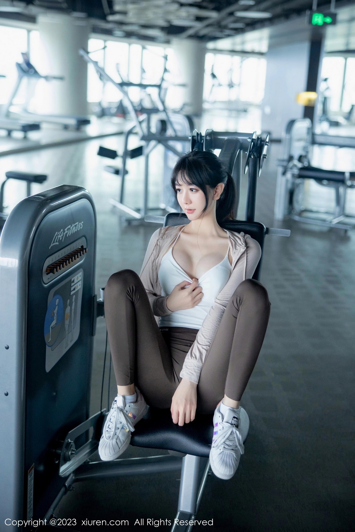 [XiuRen]高清写真图 2023.05.05 No.6683 幼幼 健身美腿