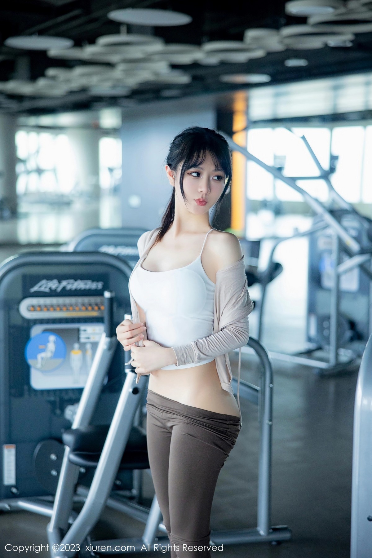 [XiuRen]高清写真图 2023.05.05 No.6683 幼幼 健身美腿