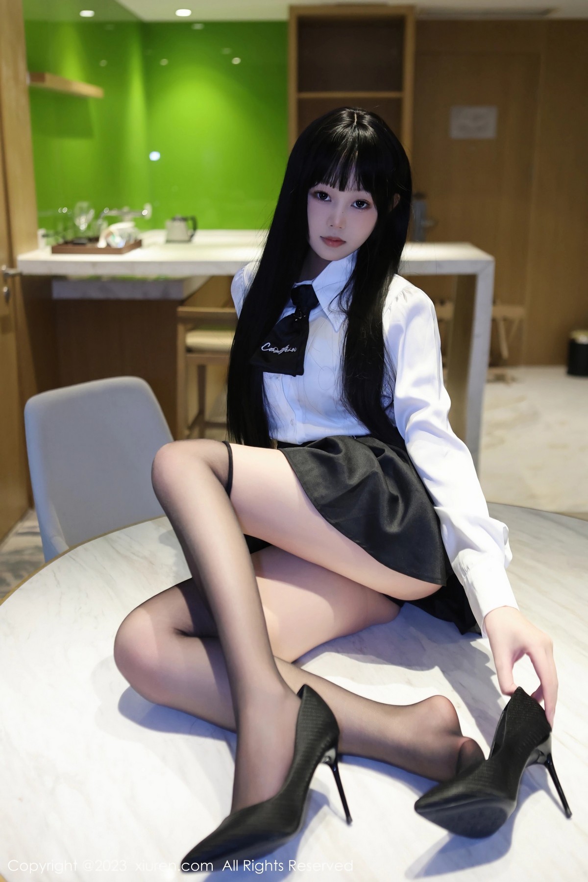 [XiuRen]高清写真图 2023.05.06 No.6685 早川京子 黑丝美腿