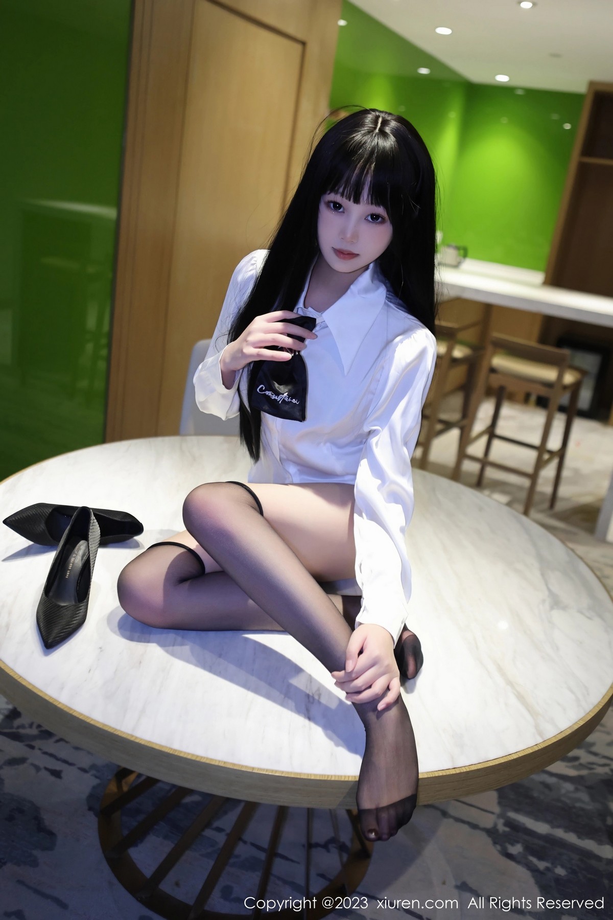 [XiuRen]高清写真图 2023.05.06 No.6685 早川京子 黑丝美腿