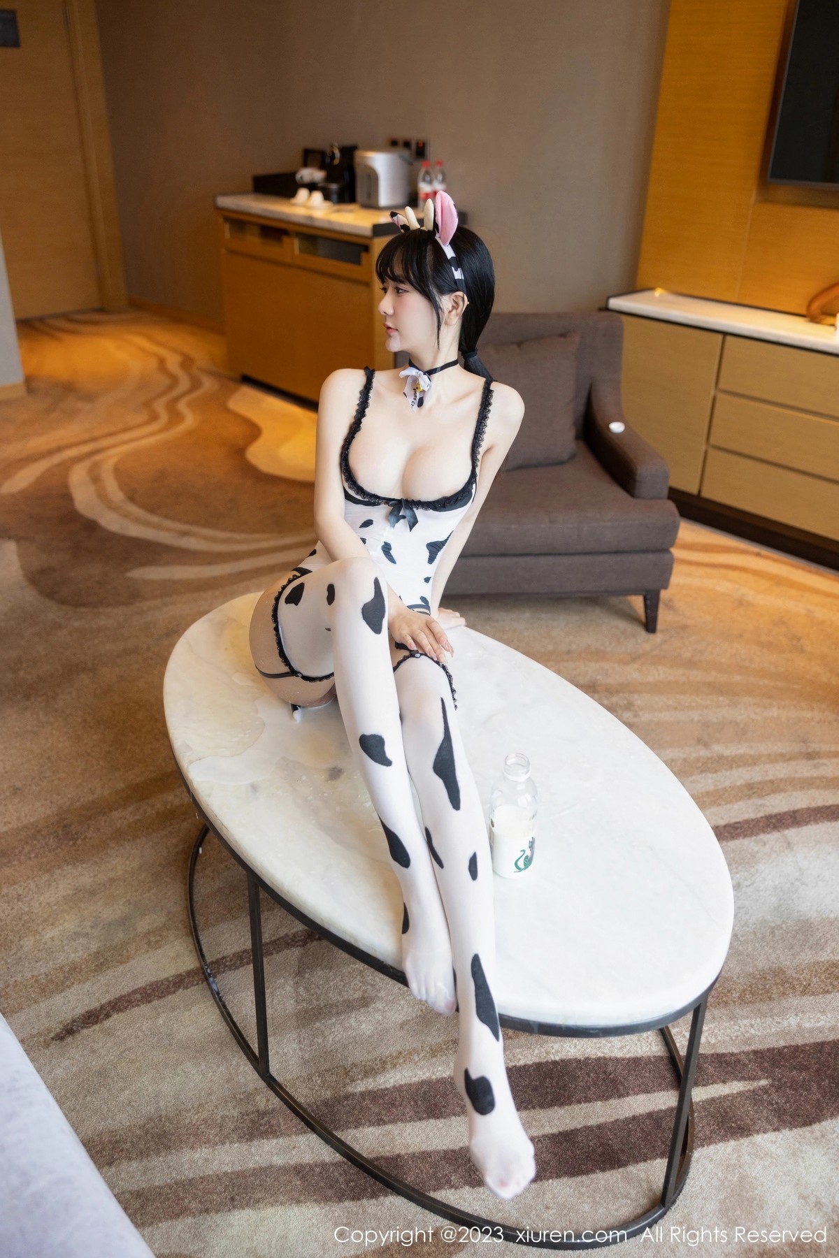 [XiuRen]高清写真图 2023.05.19 No.6774 幼幼 奶牛装美腿
