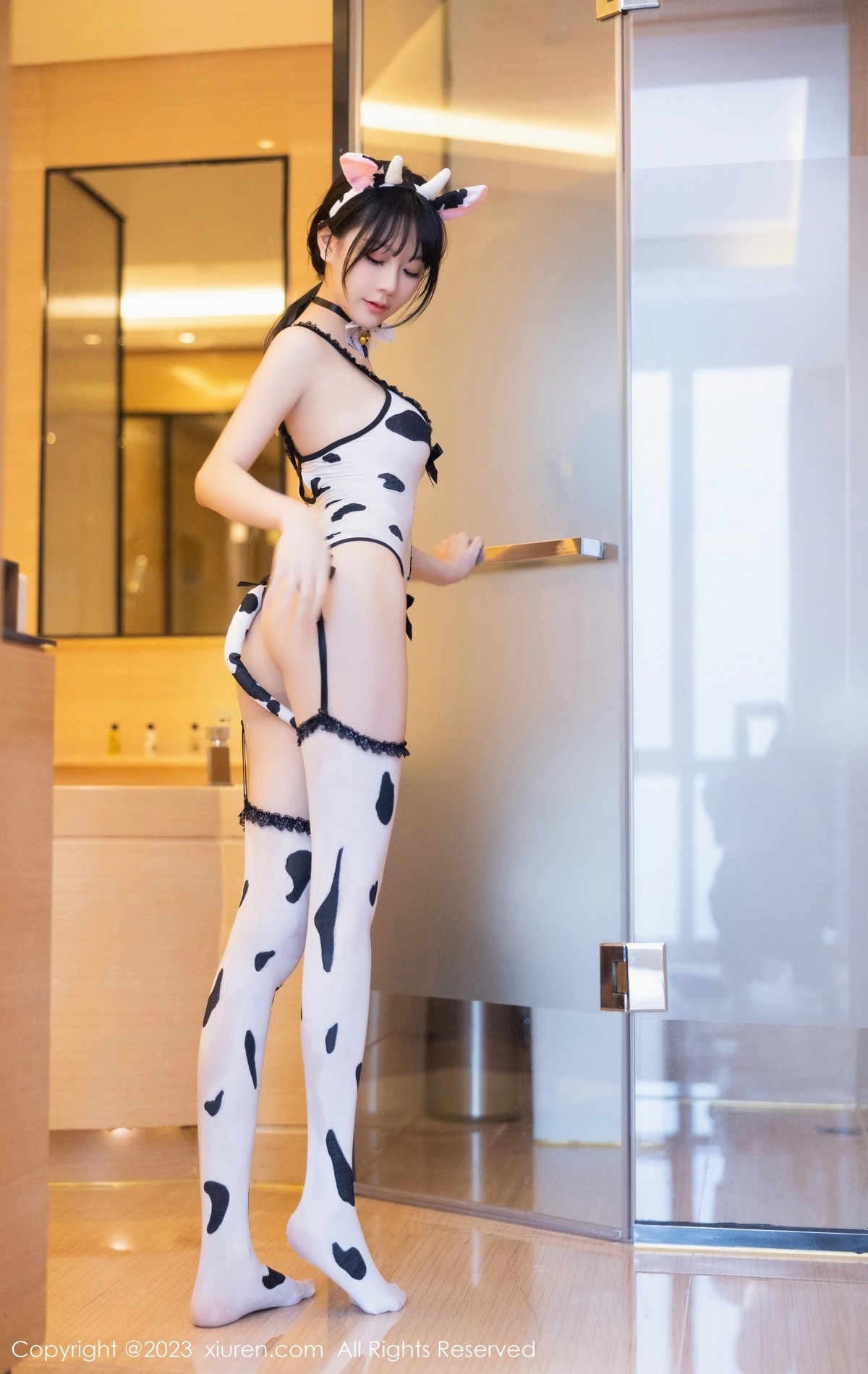 [XiuRen]高清写真图 2023.05.19 No.6774 幼幼 奶牛装美腿
