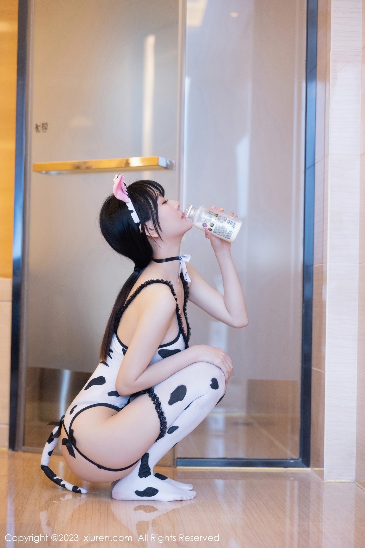 [XiuRen]高清写真图 2023.05.19 No.6774 幼幼 奶牛装美腿