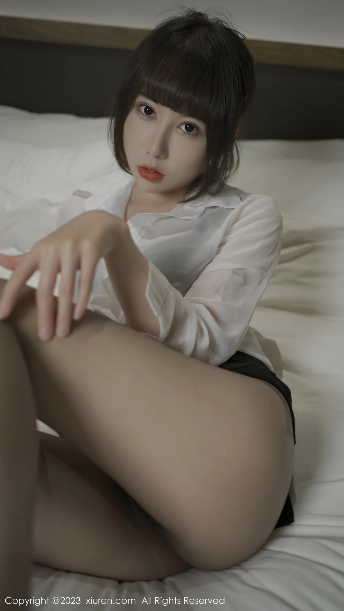 [XiuRen]高清写真图 2023.05.22 No.6776 夏馨瑶 黑丝短裙