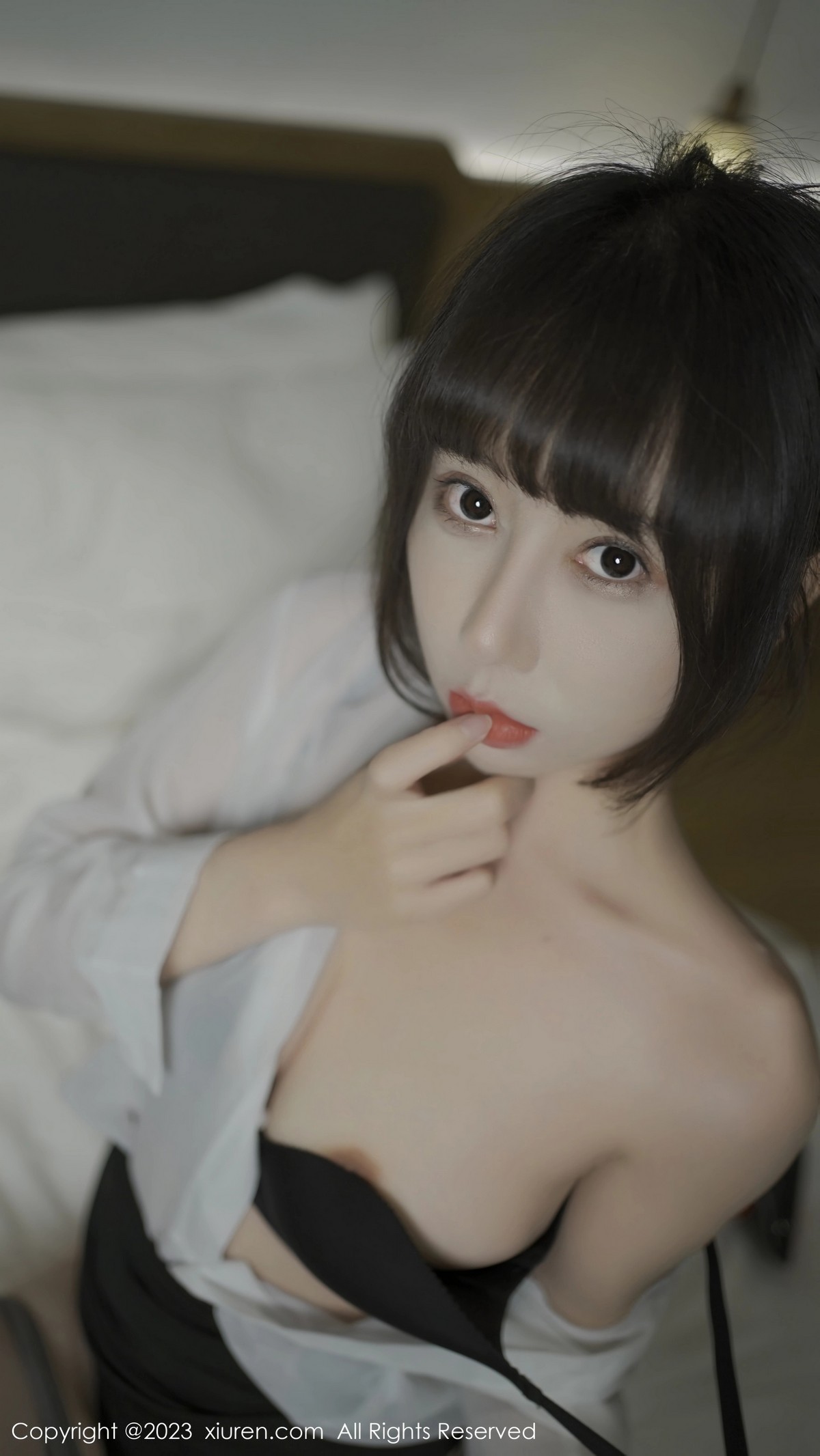 [XiuRen]高清写真图 2023.05.22 No.6776 夏馨瑶 黑丝短裙
