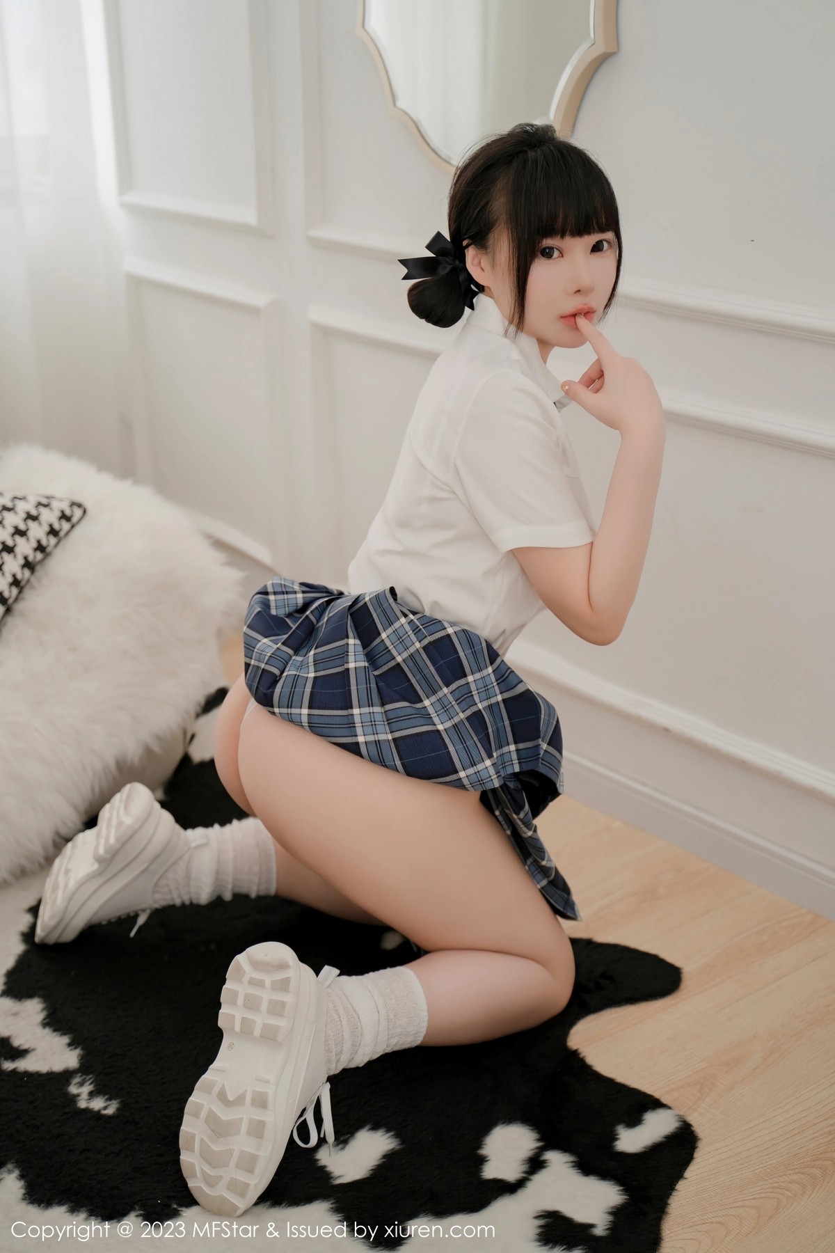 [MFStar]高清写真图 2023.05.22 VOL.621 水塔塔 美腿睡裙