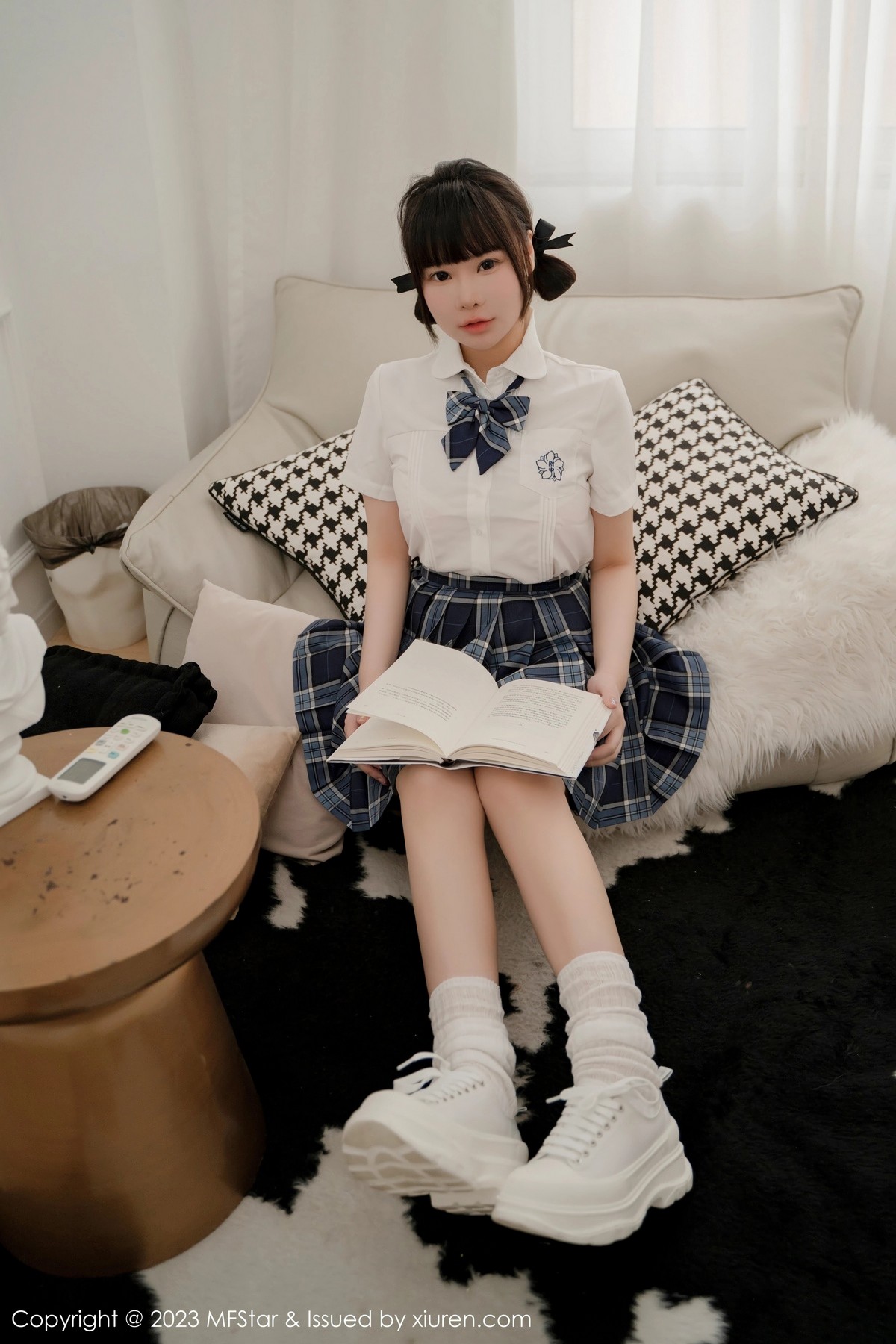 [MFStar]高清写真图 2023.05.22 VOL.621 水塔塔 美腿睡裙