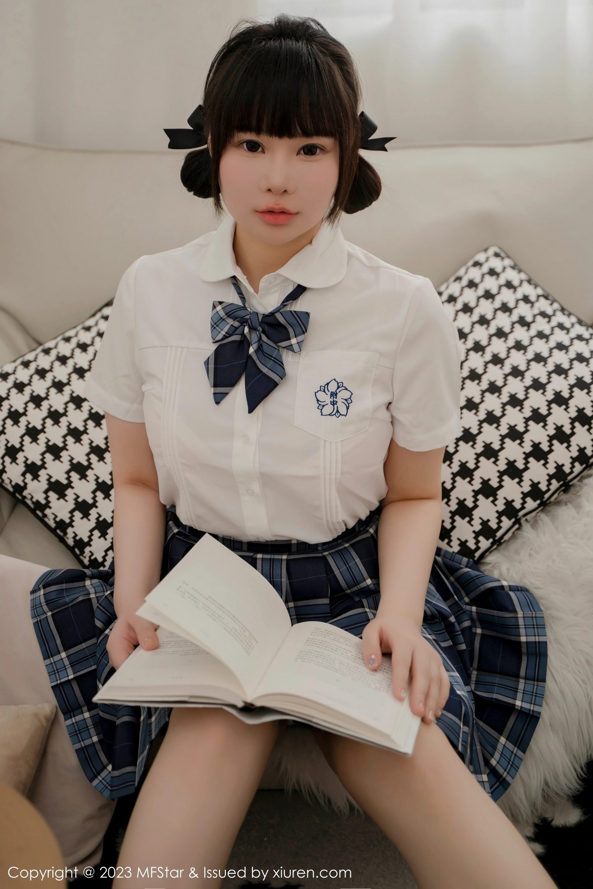 [MFStar]高清写真图 2023.05.22 VOL.621 水塔塔 美腿睡裙