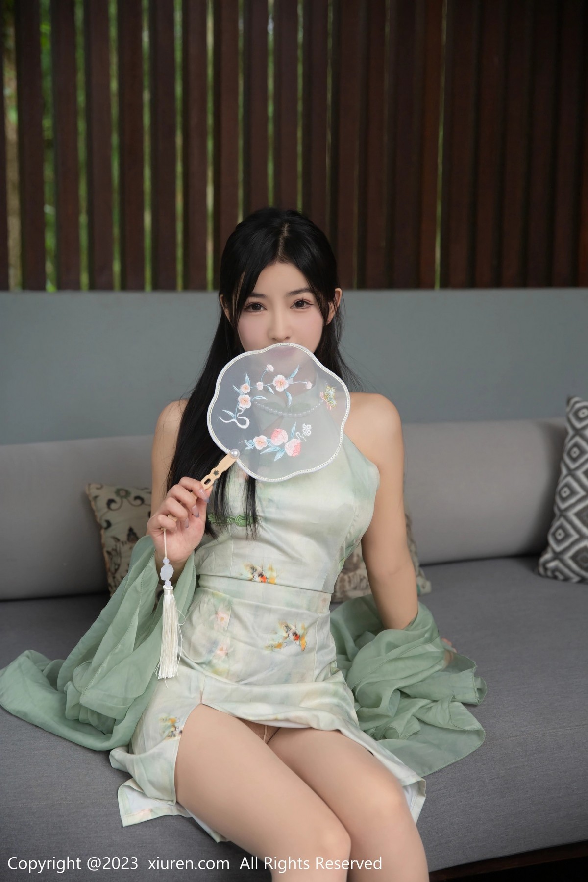 [XiuRen]高清写真图 2023.06.08 No.6880 谭小灵 古装美腿