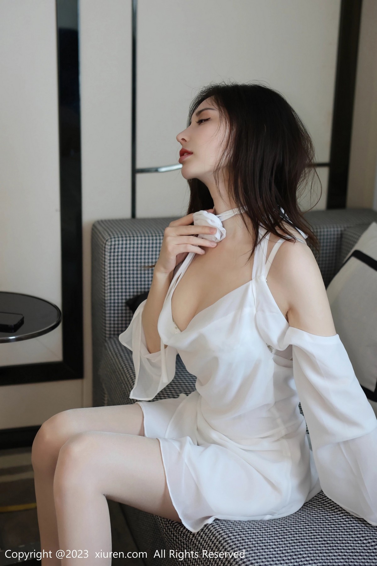 [XiuRen]高清写真图 2023.06.08 No.6877 王曼柔 丰腴美腿