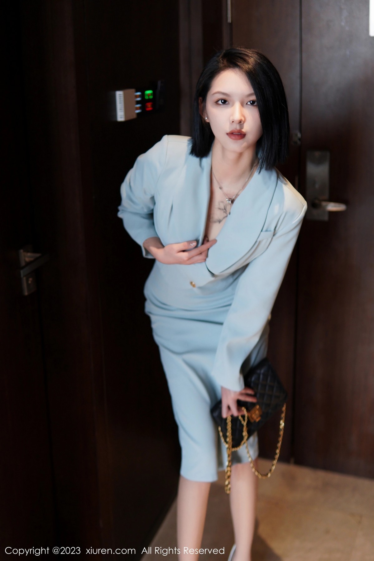 [XiuRen]高清写真图 2023.06.09 No.6885 乔一一 丝袜美腿