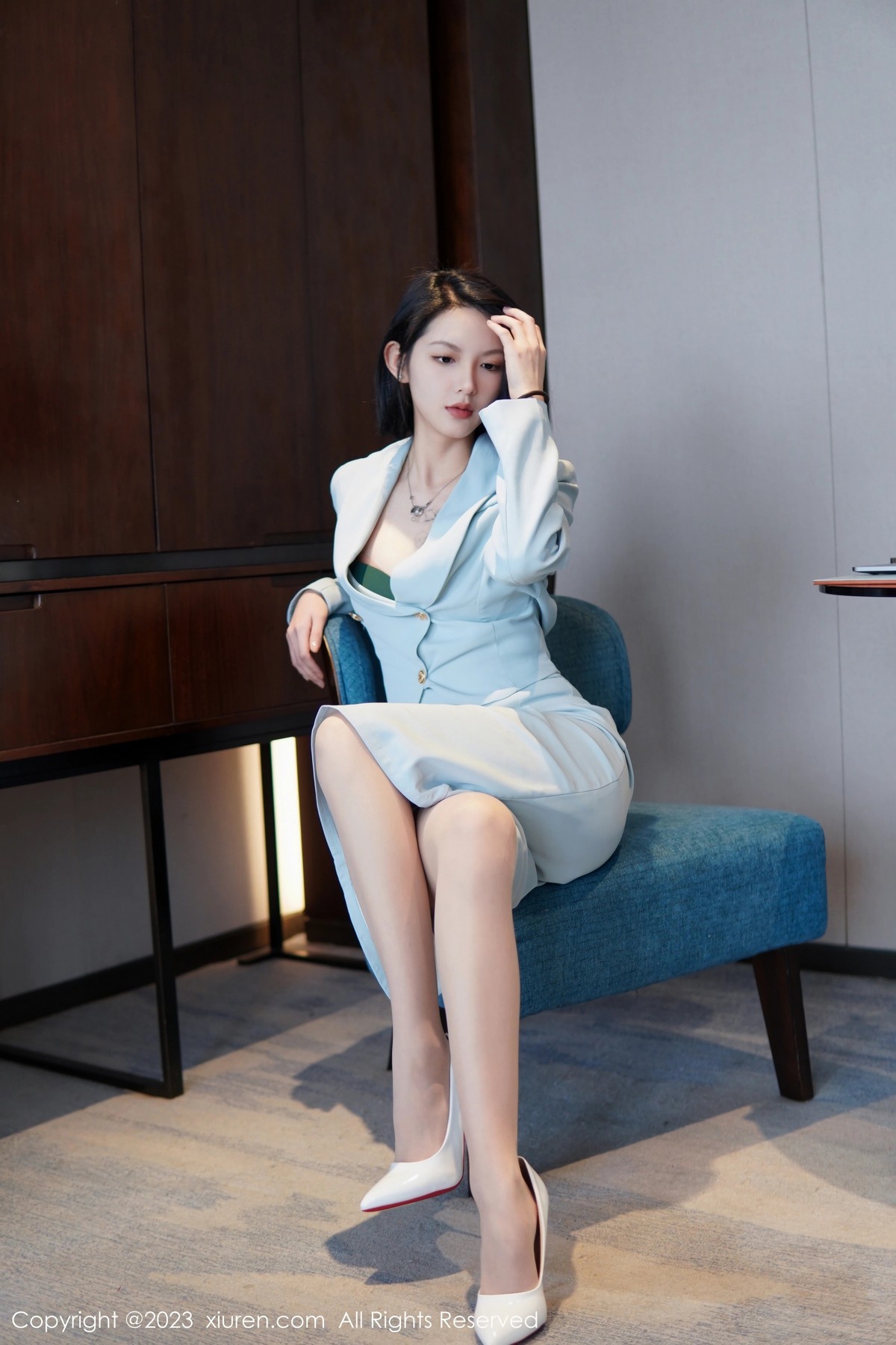 [XiuRen]高清写真图 2023.06.09 No.6885 乔一一 丝袜美腿