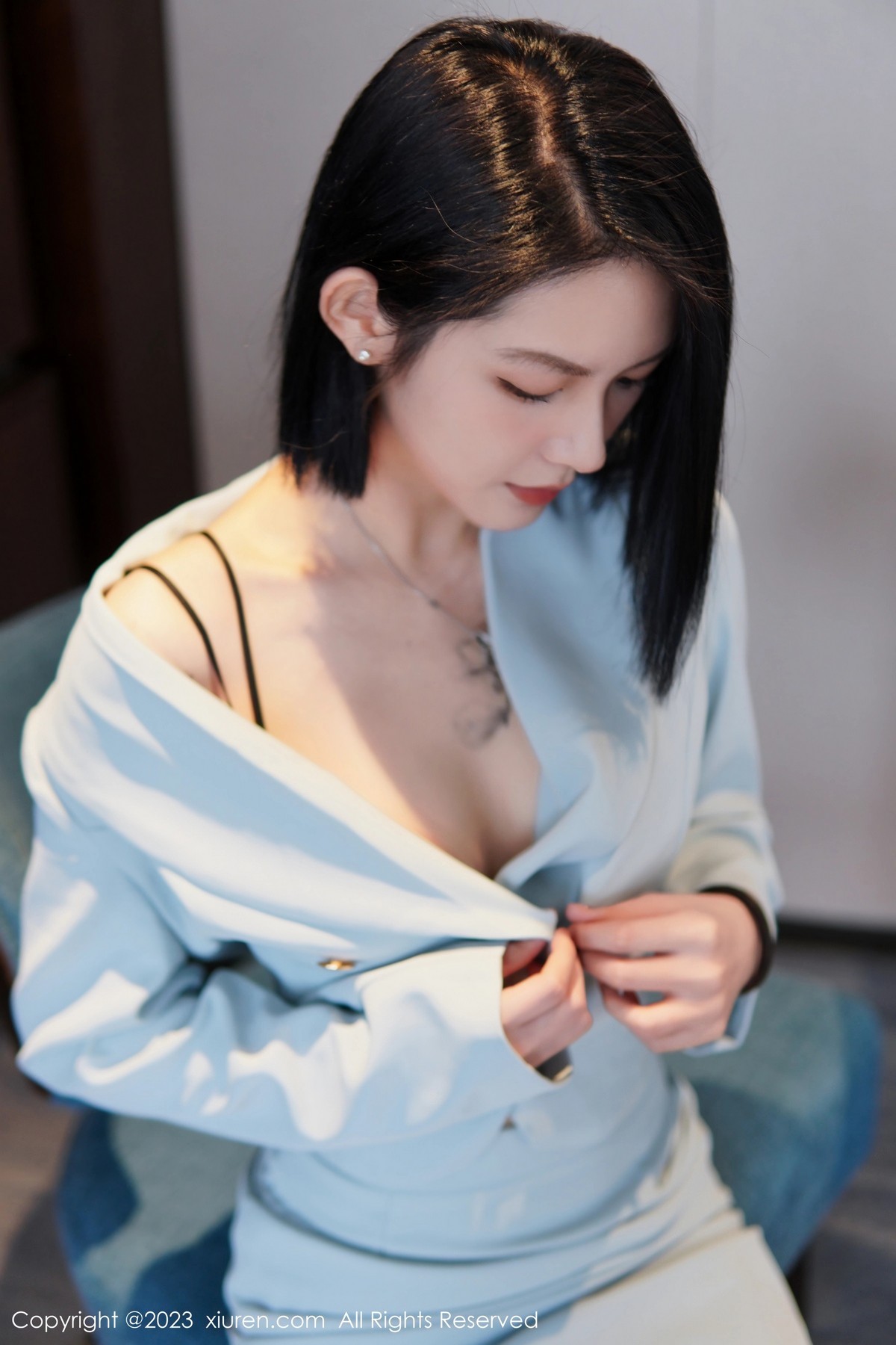 [XiuRen]高清写真图 2023.06.09 No.6885 乔一一 丝袜美腿