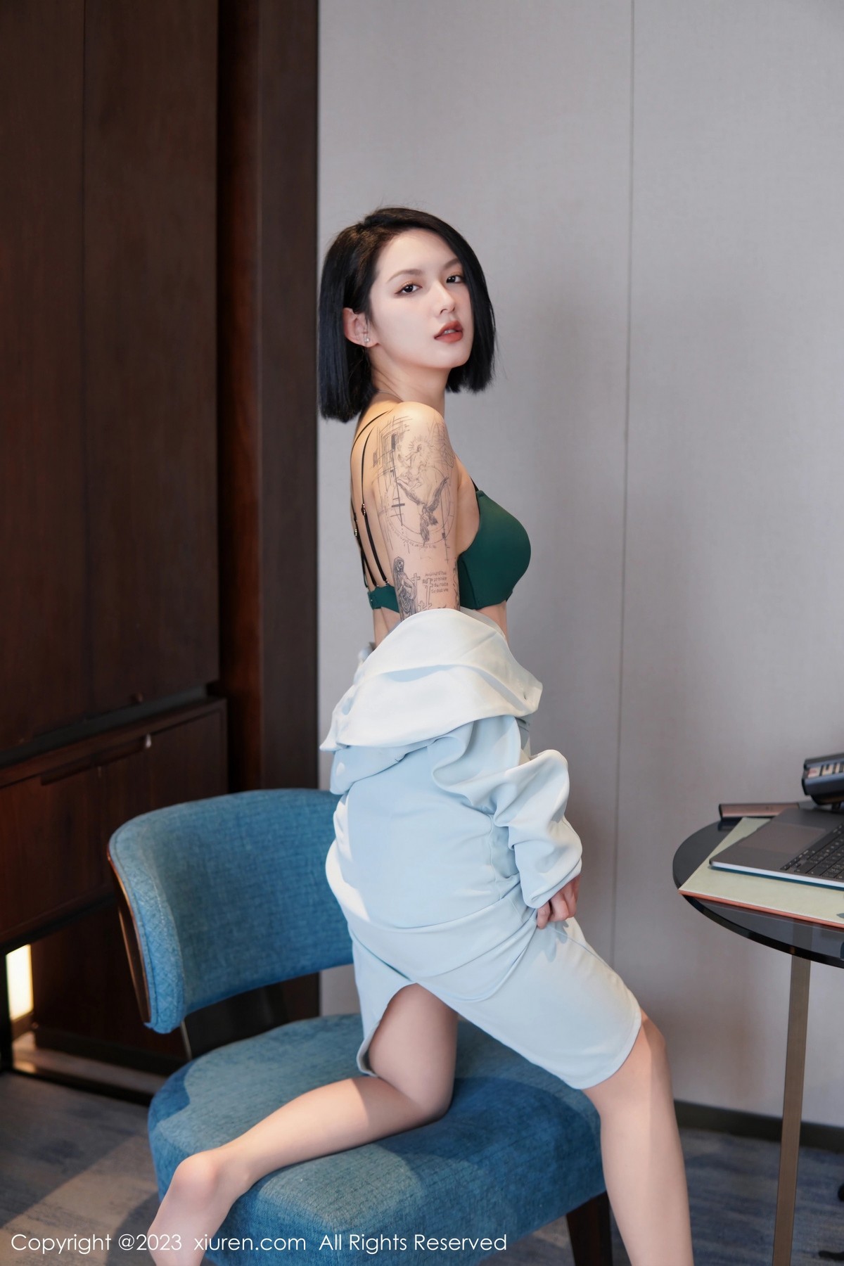 [XiuRen]高清写真图 2023.06.09 No.6885 乔一一 丝袜美腿