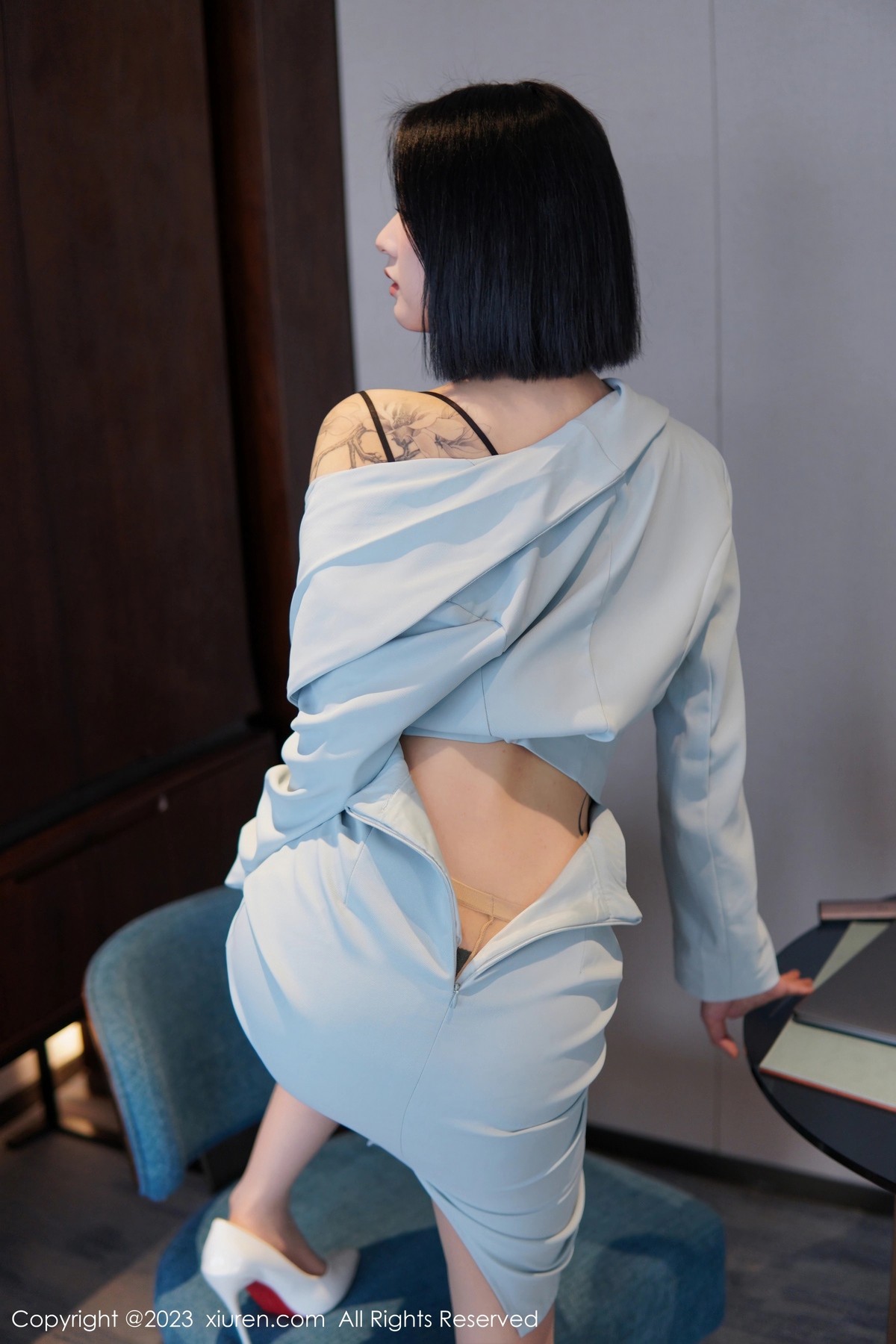 [XiuRen]高清写真图 2023.06.09 No.6885 乔一一 丝袜美腿