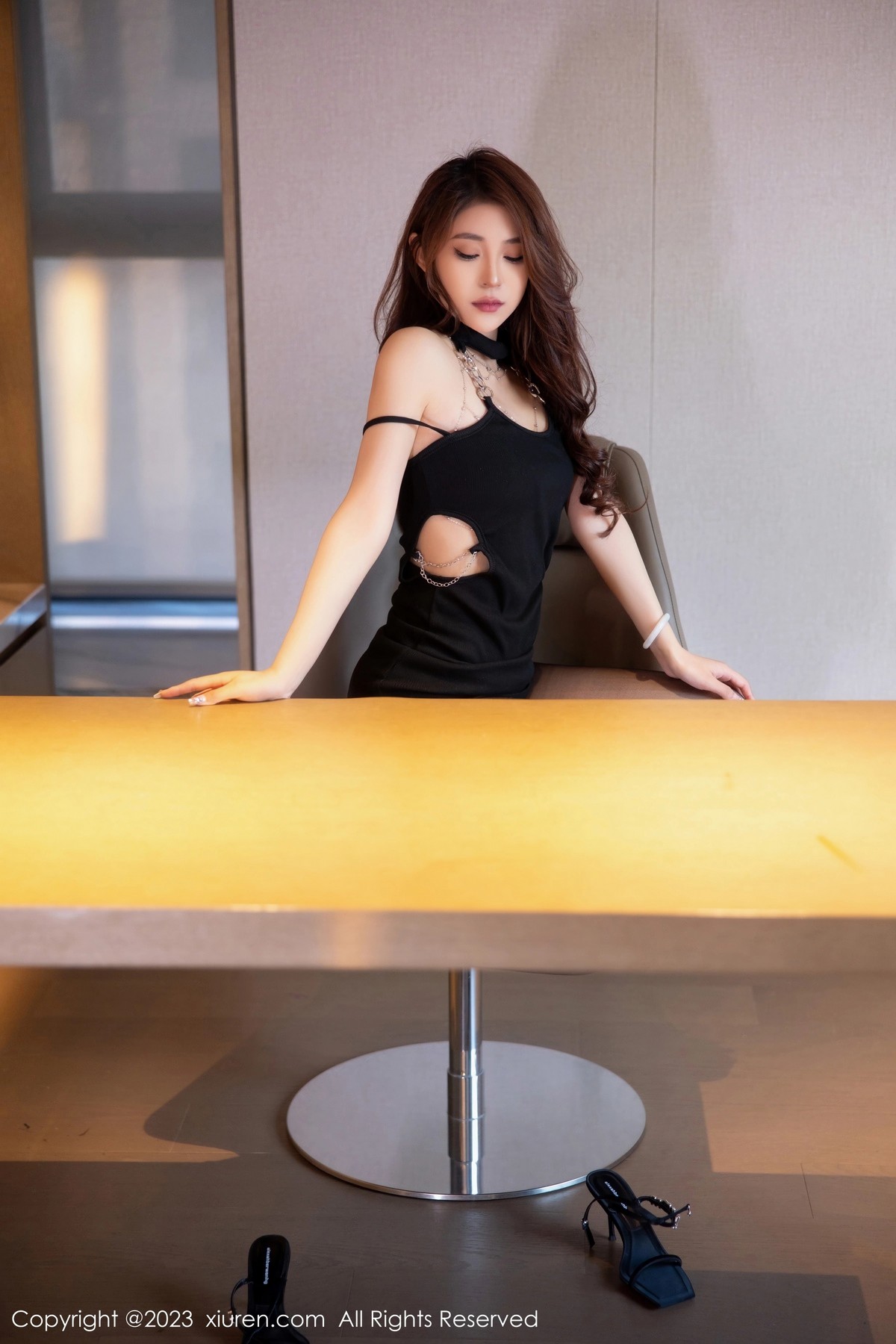 [XiuRen]高清写真图 2023.06.21 No.6956 汐汐baby 黑丝美臀