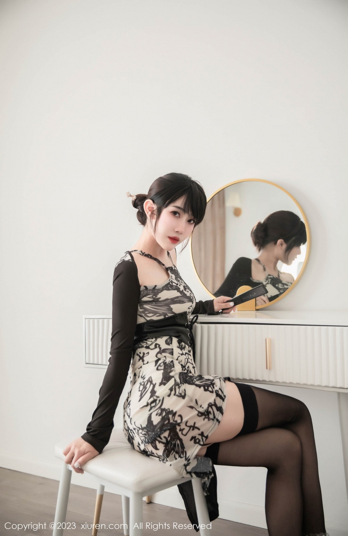 [XiuRen]高清写真图 2023.07.03 No.7015 严利娅Yuliya 黑丝美臀