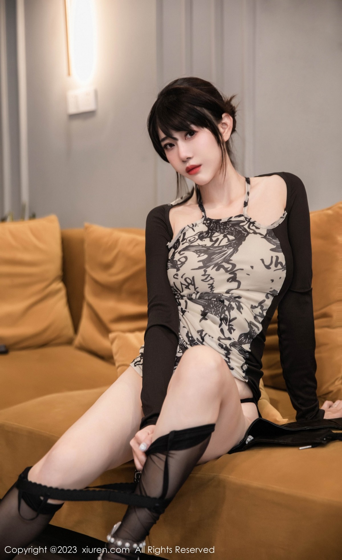 [XiuRen]高清写真图 2023.07.03 No.7015 严利娅Yuliya 黑丝美臀
