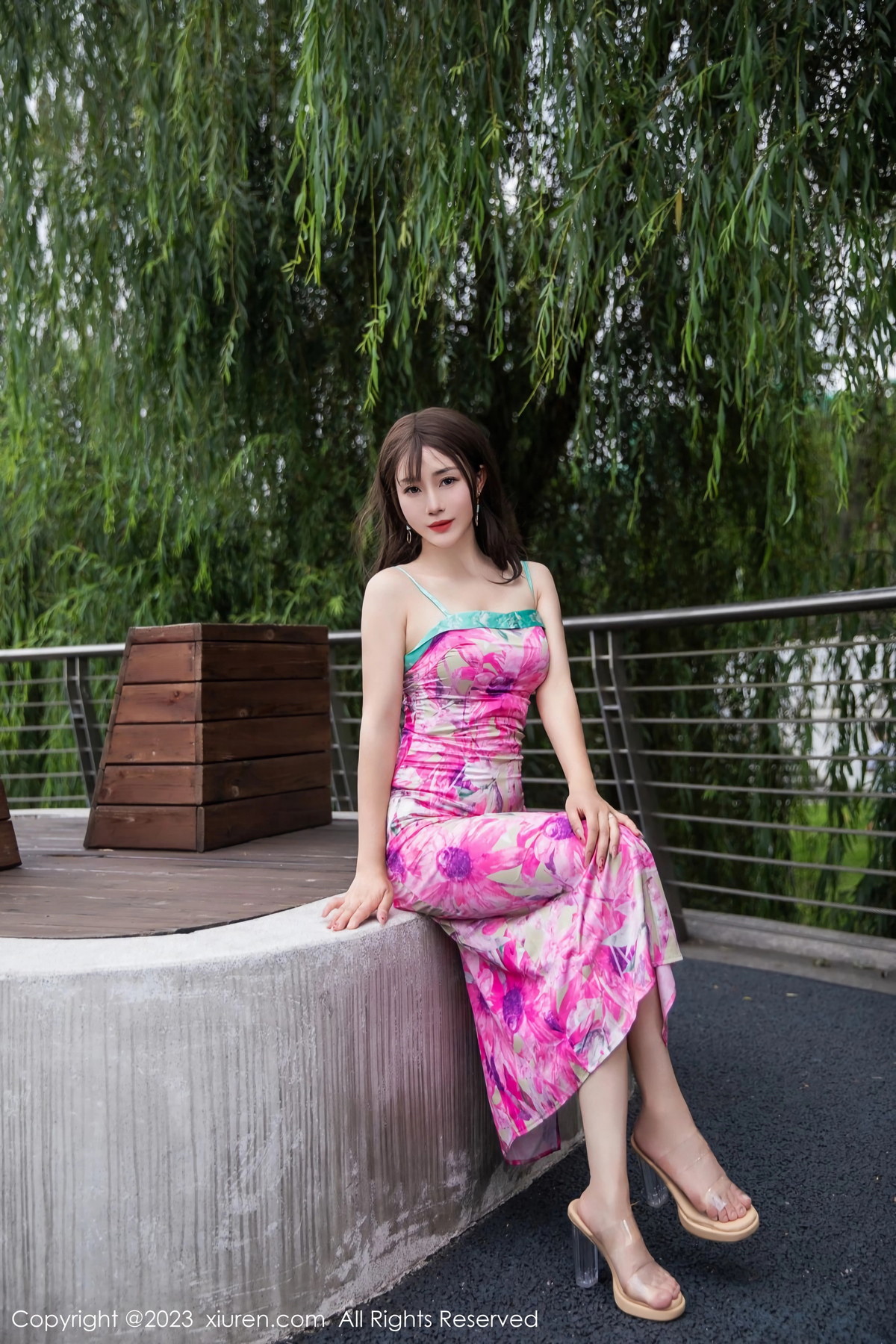 [XiuRen]高清写真图 2023.07.12 No.7065 严利娅Yuliya 网红情人裙