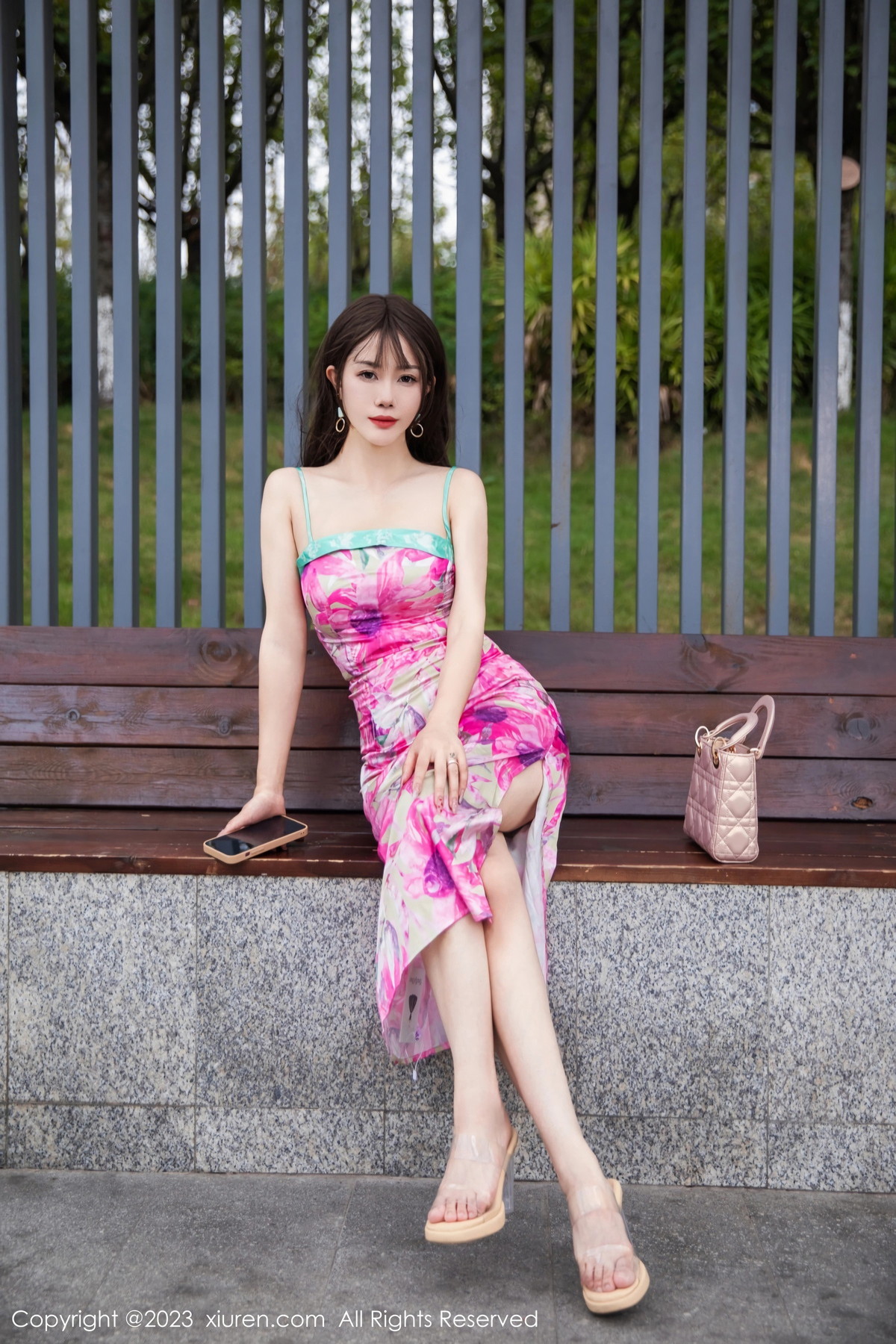 [XiuRen]高清写真图 2023.07.12 No.7065 严利娅Yuliya 网红情人裙