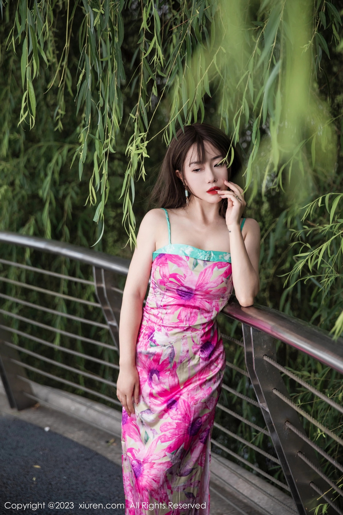 [XiuRen]高清写真图 2023.07.12 No.7065 严利娅Yuliya 网红情人裙