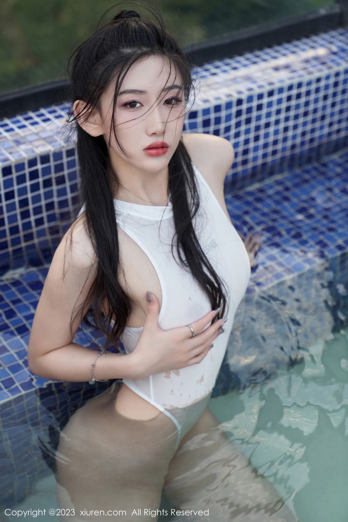 [XiuRen]高清写真图 2023.07.27 No.7146 沈青黛 泳池美腿