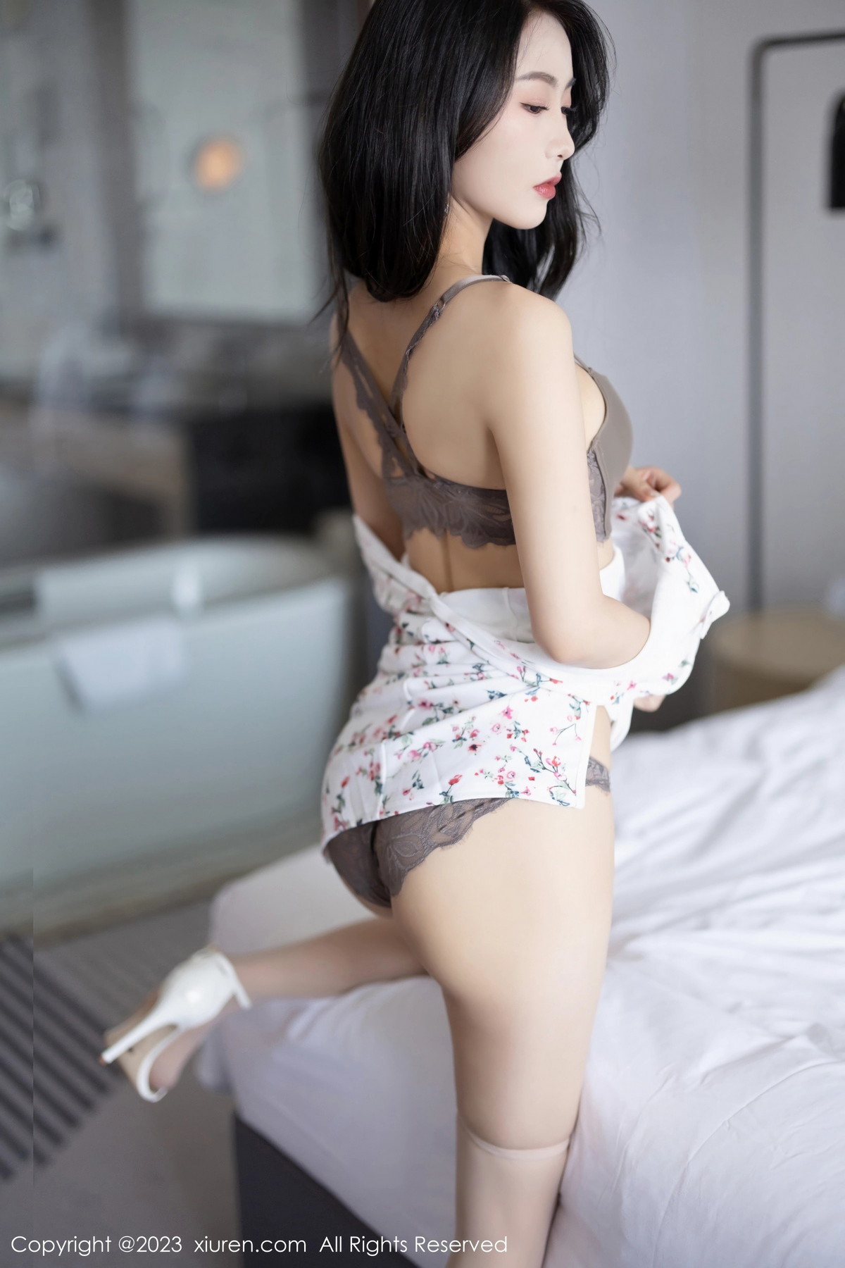 [XiuRen]高清写真图 2023.08.24 No.7279 苏苏阿 丝袜美腿