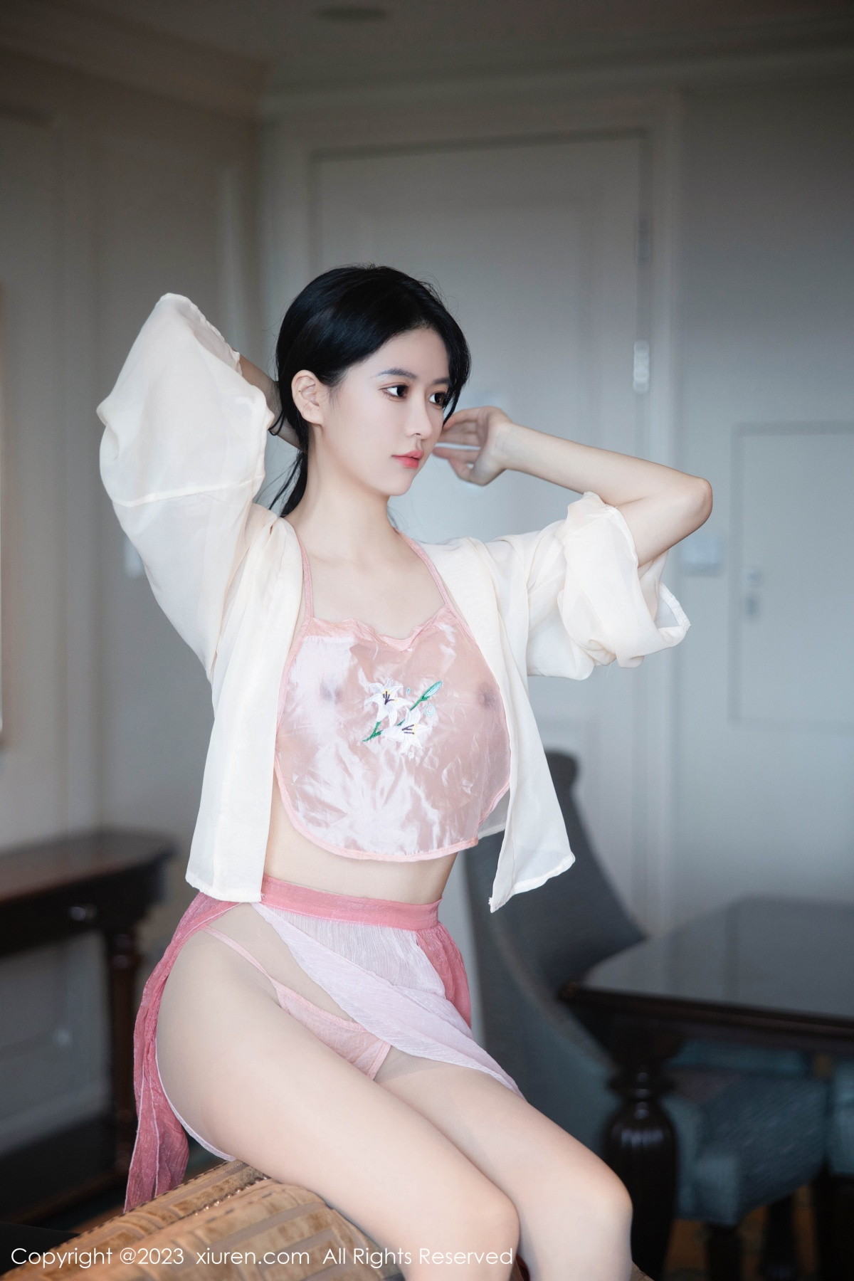 [XiuRen]高清写真图 2023.08.25 No.7290 幼幼 古装美腿
