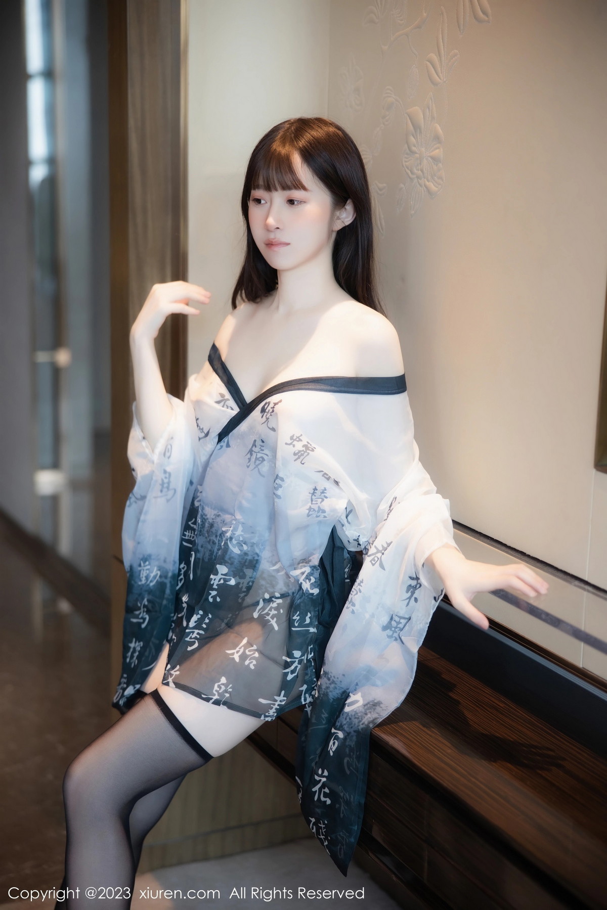 [XiuRen]高清写真图 2023.09.28 No.7459 林悠悠 黑丝美腿