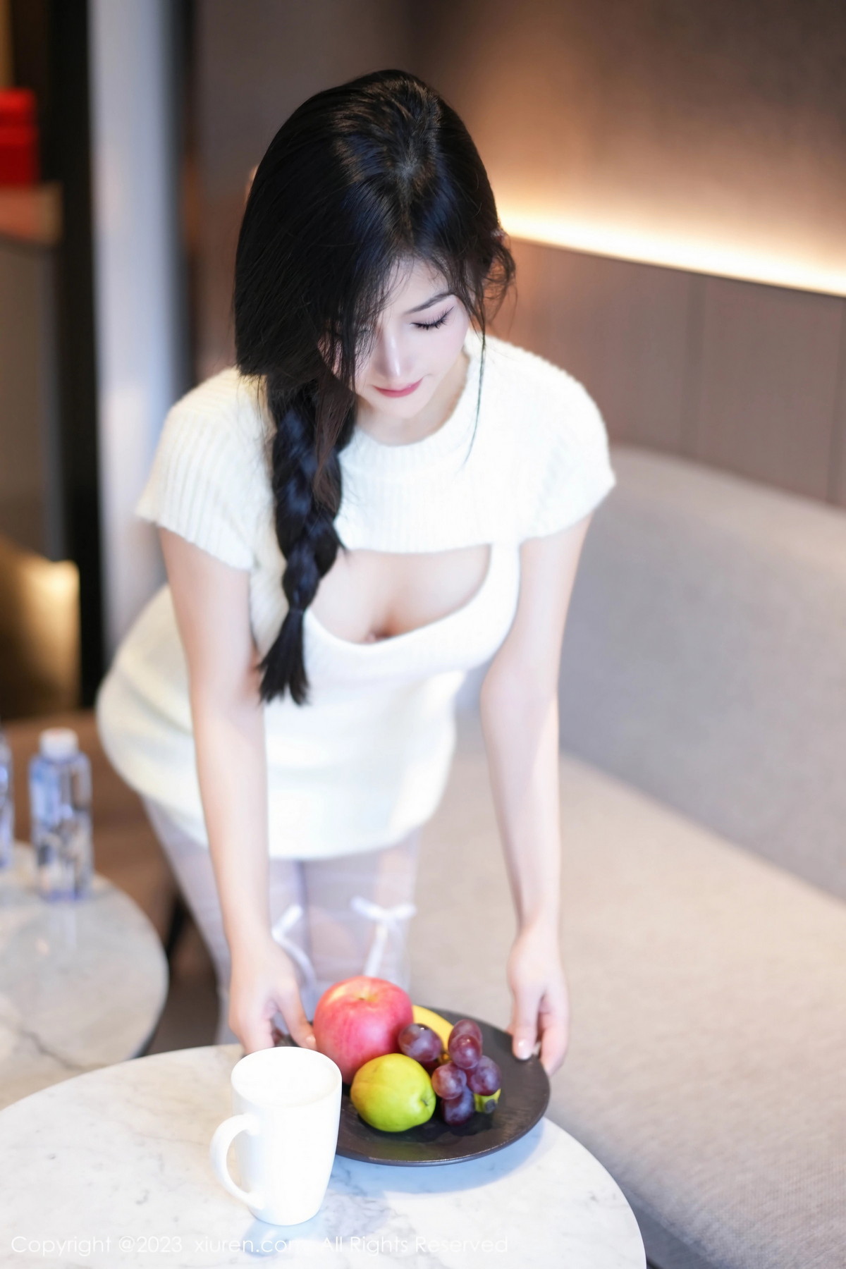 [XiuRen]高清写真图 2023.10.20 No.7541 谭小灵 丝袜美腿