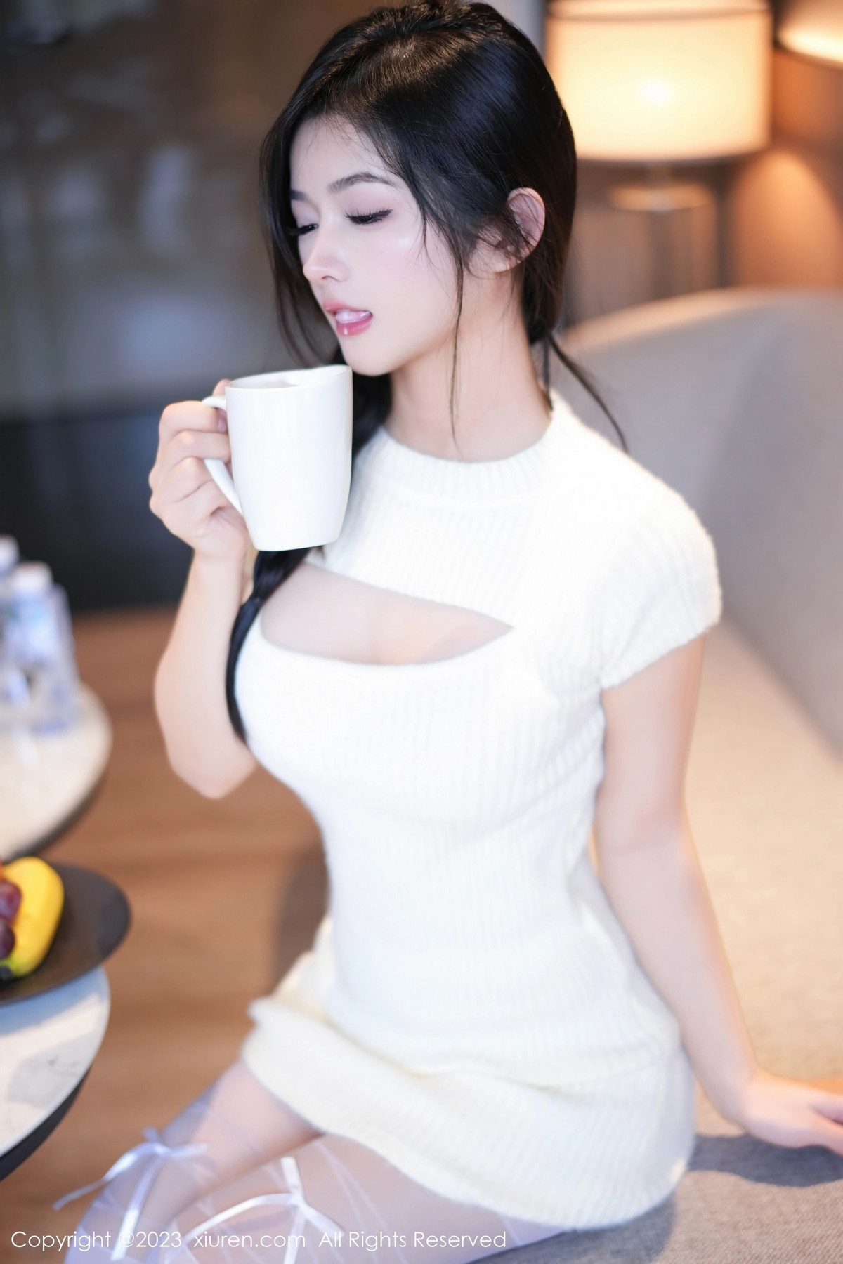 [XiuRen]高清写真图 2023.10.20 No.7541 谭小灵 丝袜美腿