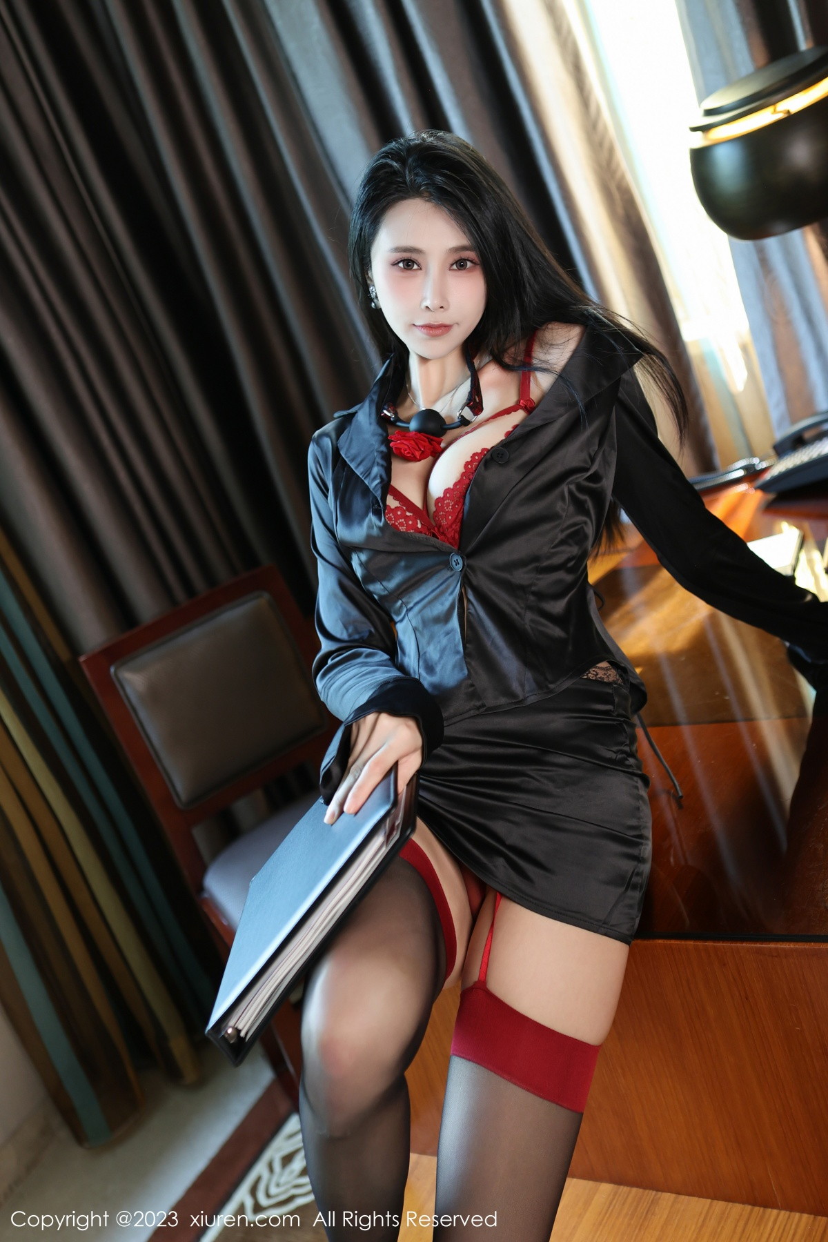 [XiuRen]高清写真图 2023.11.08 No.7630 草莓mm 黑丝美腿