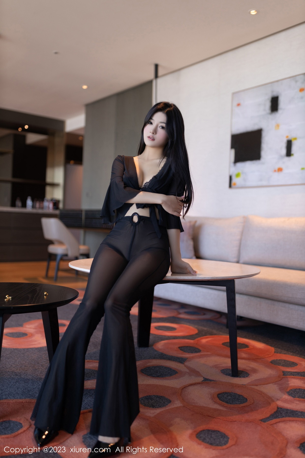[XiuRen]高清写真图 2023.11.14 No.7660 谭小灵 黑丝美腿