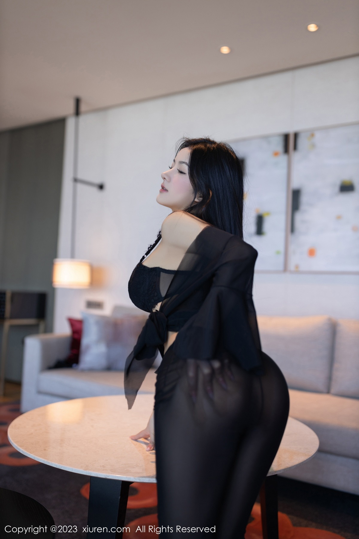 [XiuRen]高清写真图 2023.11.14 No.7660 谭小灵 黑丝美腿