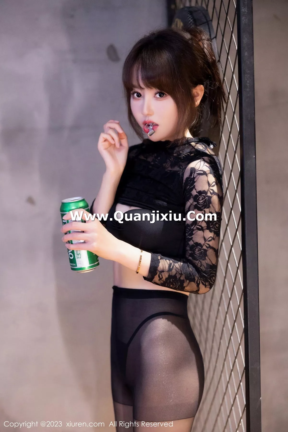 [XiuRen]高清写真图 2023.12.01 No.7751 韩系学妹 黑丝美腿