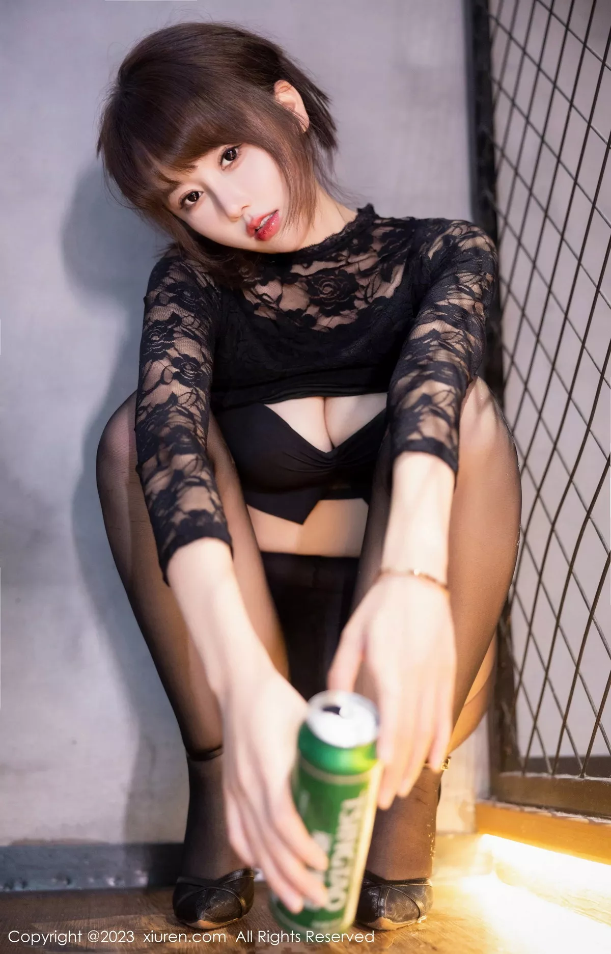 [XiuRen]高清写真图 2023.12.01 No.7751 韩系学妹 黑丝美腿