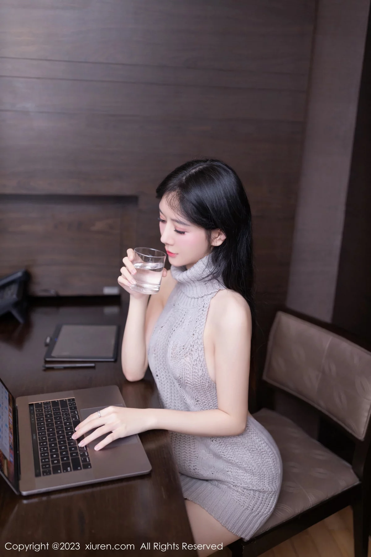 [XiuRen]高清写真图 2023.12.15 No.7818 幼幼 清纯美腿